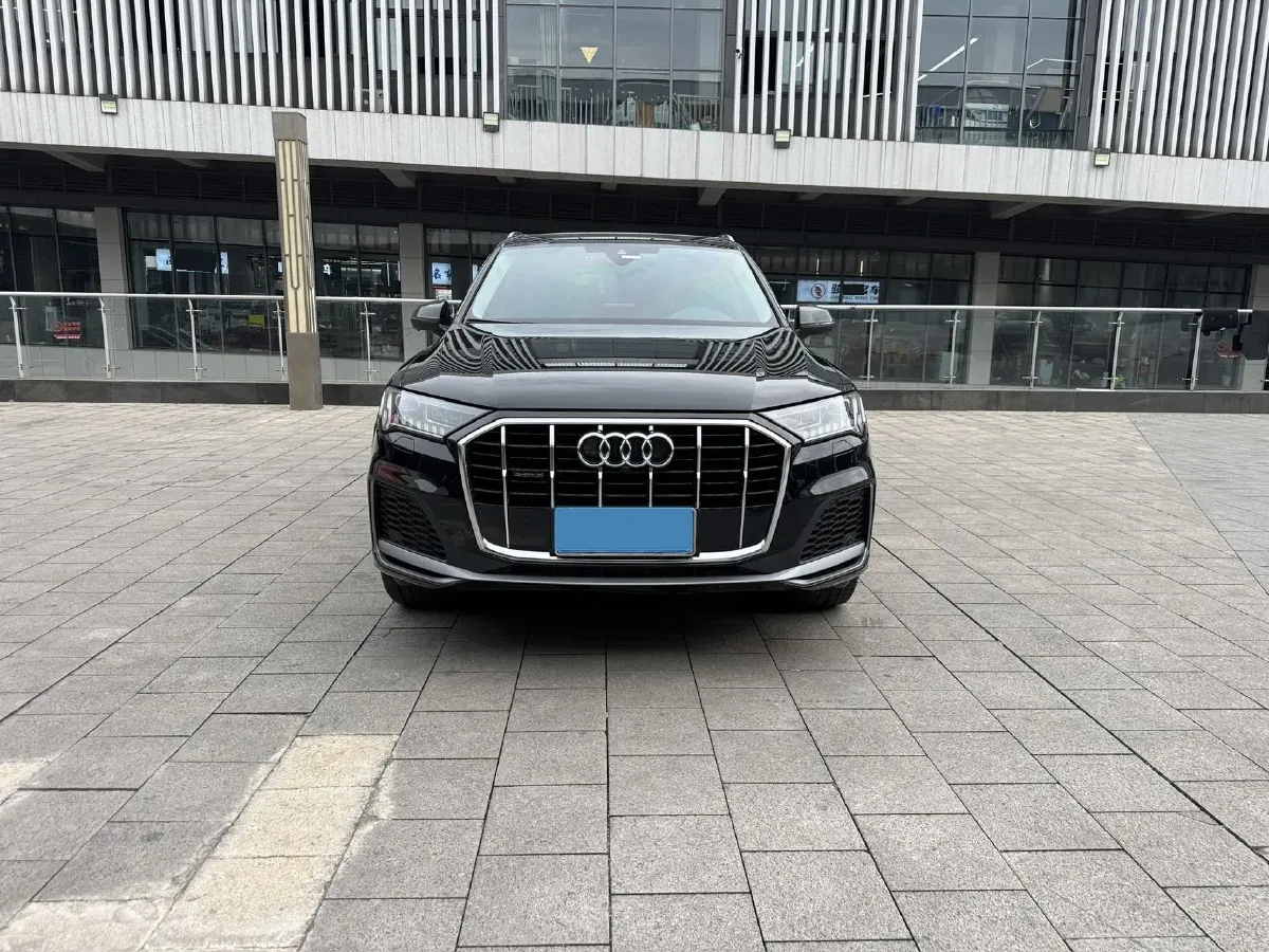 2023 Audi Q7 3.0T 340HP V6 8AT,autocango,china used car exporter,china ev exporter,chinese used car exporter,chinese used ev exporter