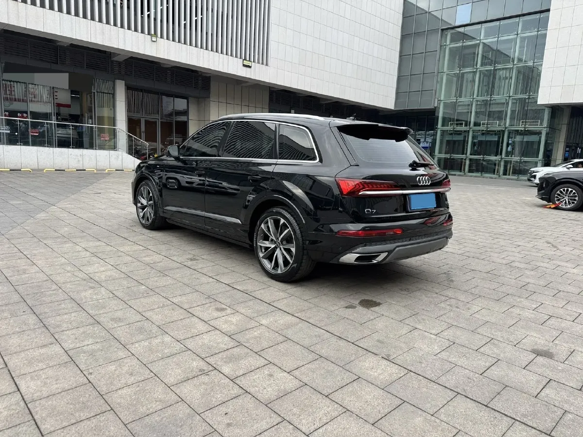 2023 Audi Q7 3.0T 340HP V6 8AT,autocango,china used car exporter,china ev exporter,chinese used car exporter,chinese used ev exporter