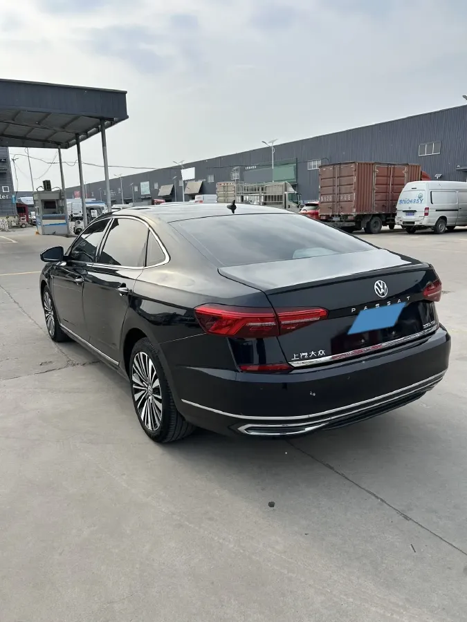 2019 Volkswagen Passat 2.0T 186HP L4 7DCT,autocango,china used car exporter,china ev exporter,chinese used car exporter,chinese used ev exporter