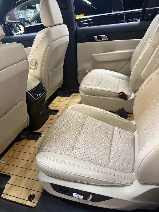 2021 Li ONE Range Extended 131HP REEV 40.5KWH,autocango,china used car exporter,china ev exporter,chinese used car exporter,chinese used ev exporter