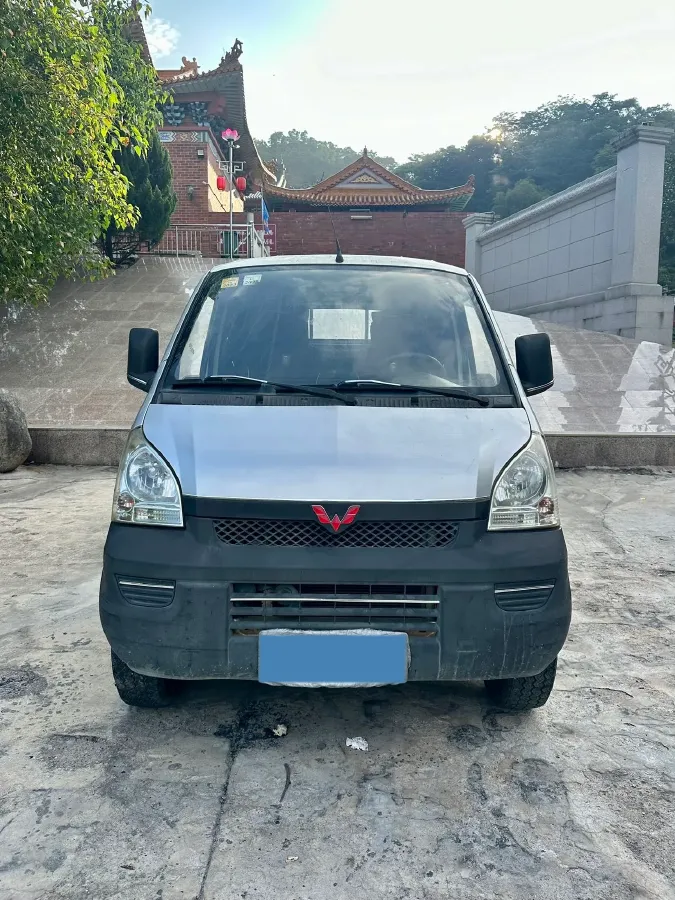 2018 WuLing RongGuang New Truck 1.5L 107HP L4 5MT,autocango,china used car exporter,china ev exporter,chinese used car exporter,chinese used ev exporter