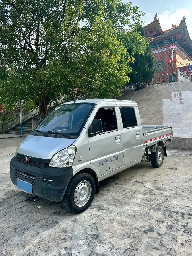 2018 WuLing RongGuang New Truck 1.5L 107HP L4 5MT,autocango,china used car exporter,china ev exporter,chinese used car exporter,chinese used ev exporter