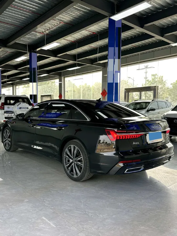 2022 Audi A6L 2.0T 224HP L4 7DCT,autocango,china used car exporter,china ev exporter,chinese used car exporter,chinese used ev exporter