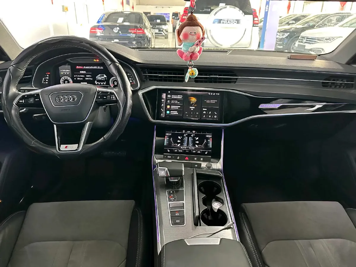 2022 Audi A6L 2.0T 224HP L4 7DCT,autocango,china used car exporter,china ev exporter,chinese used car exporter,chinese used ev exporter