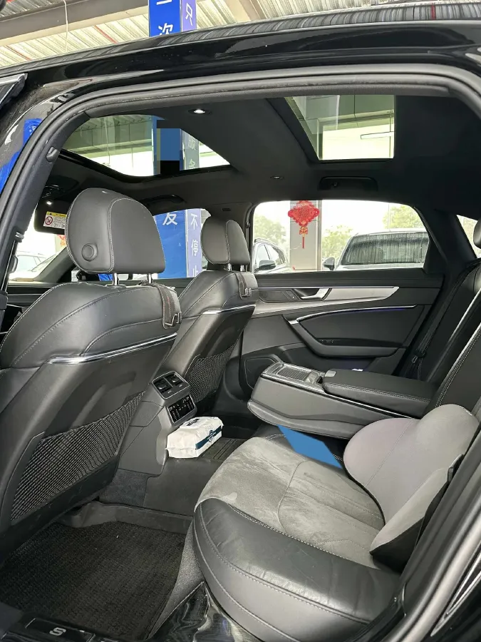 2022 Audi A6L 2.0T 224HP L4 7DCT,autocango,china used car exporter,china ev exporter,chinese used car exporter,chinese used ev exporter