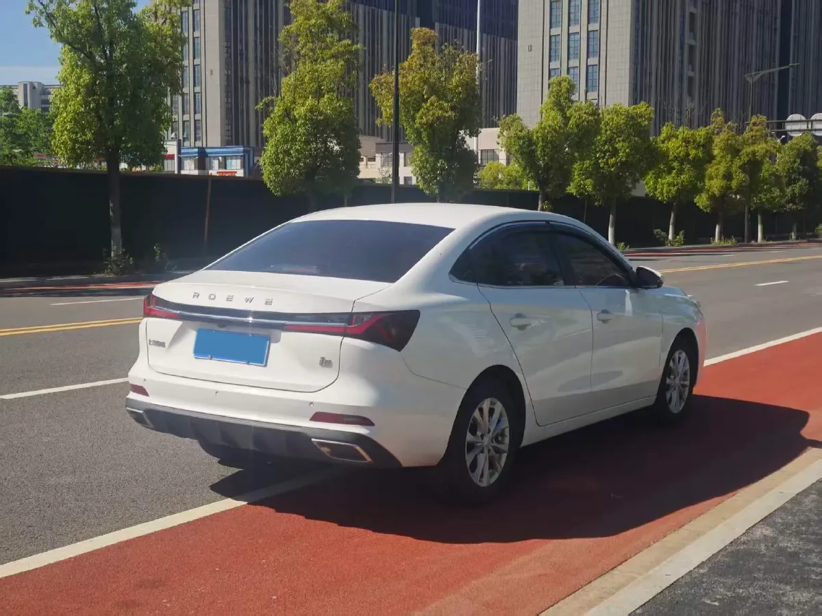 2024 Roewe i5 1.5L 129HP L4 CVT,autocango,china used car exporter,china ev exporter,chinese used car exporter,chinese used ev exporter