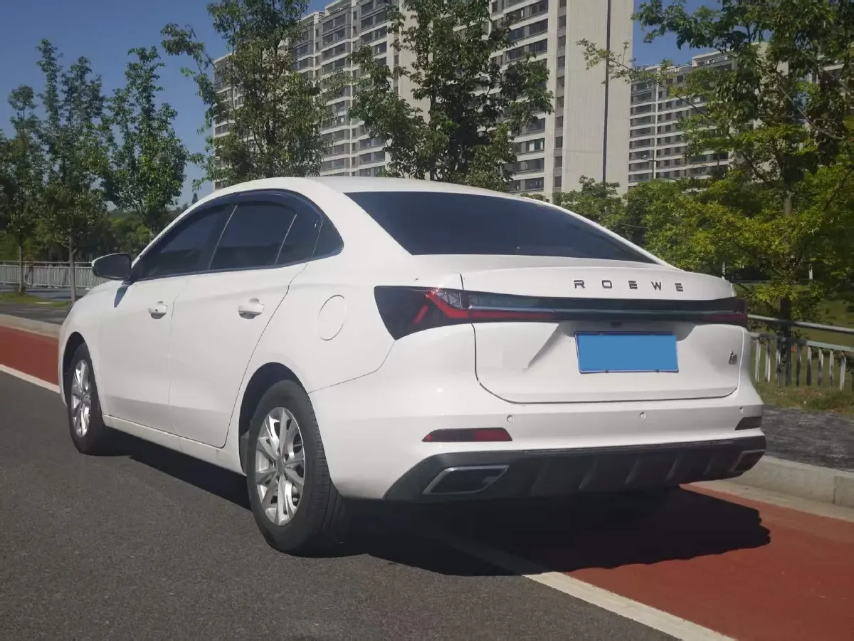 2024 Roewe i5 1.5L 129HP L4 CVT,autocango,china used car exporter,china ev exporter,chinese used car exporter,chinese used ev exporter