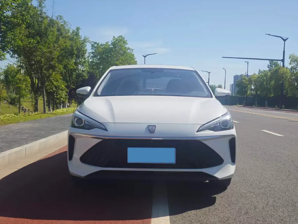 2024 Roewe i5 1.5L 129HP L4 CVT,autocango,china used car exporter,china ev exporter,chinese used car exporter,chinese used ev exporter