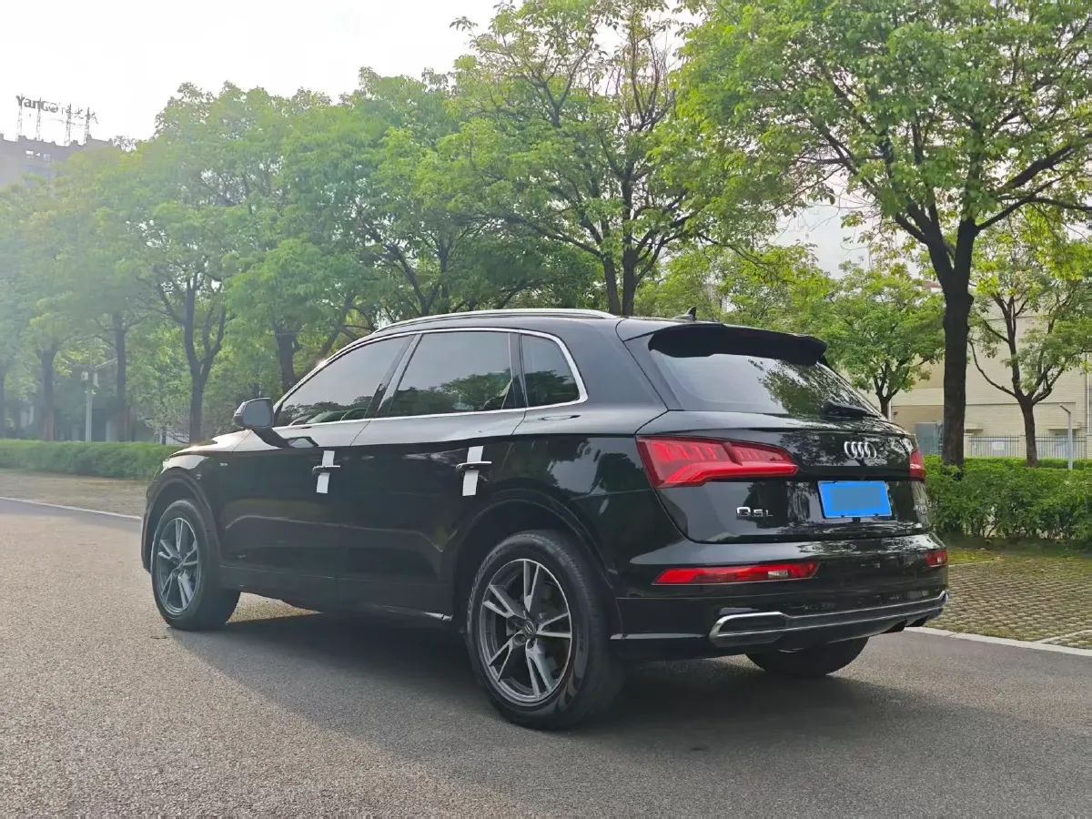 2020 Audi Q5L 2.0T 190HP L4 7DCT,autocango,china used car exporter,china ev exporter,chinese used car exporter,chinese used ev exporter