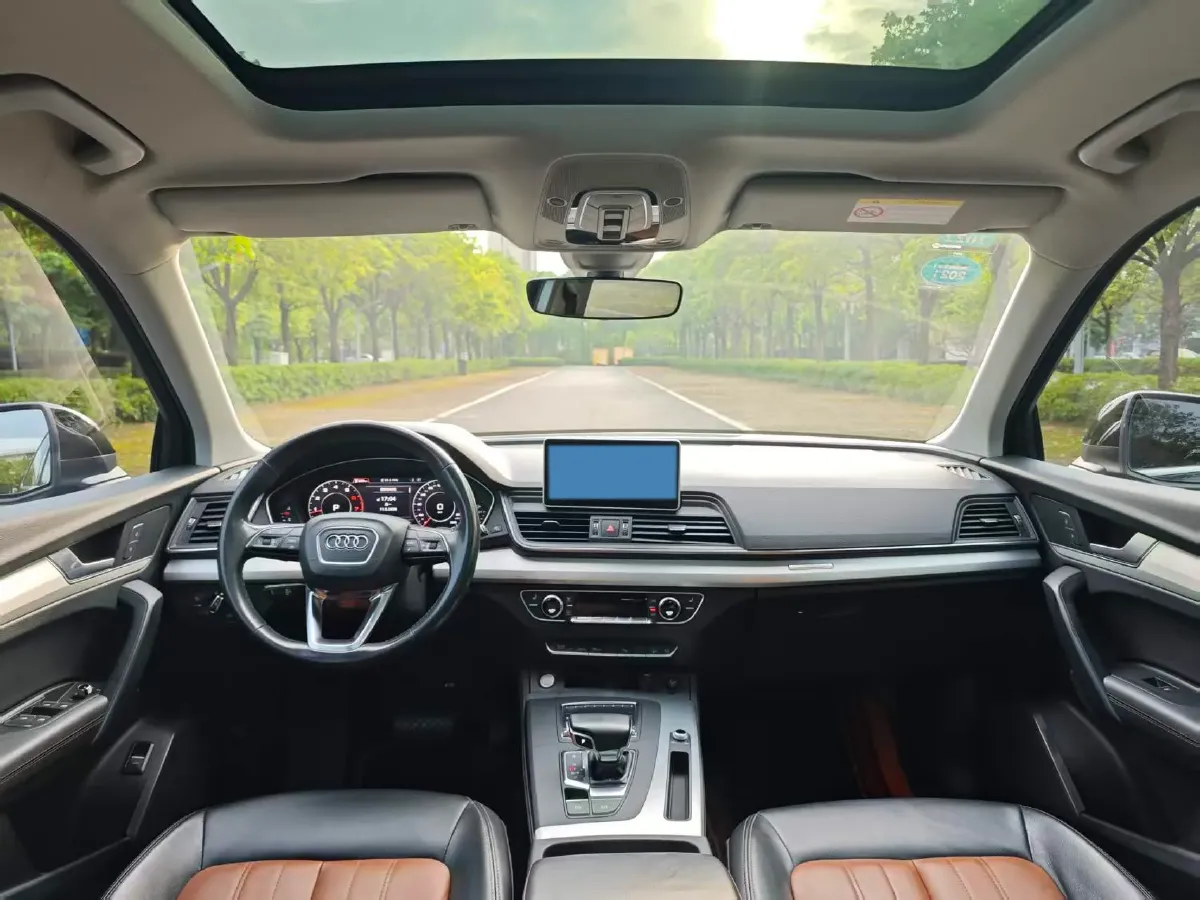2020 Audi Q5L 2.0T 190HP L4 7DCT,autocango,china used car exporter,china ev exporter,chinese used car exporter,chinese used ev exporter
