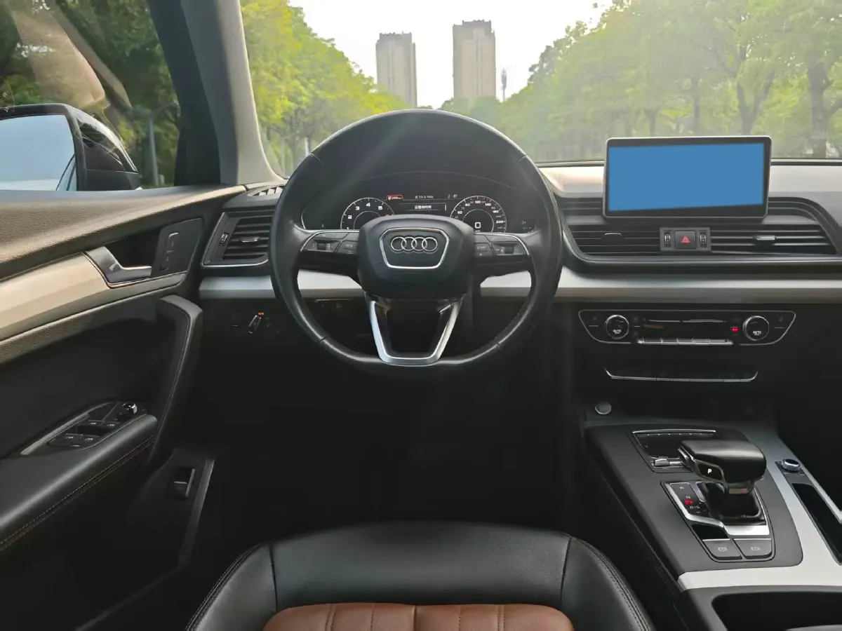 2020 Audi Q5L 2.0T 190HP L4 7DCT,autocango,china used car exporter,china ev exporter,chinese used car exporter,chinese used ev exporter