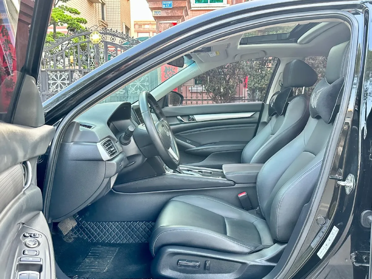2022 Honda Accord 1.5T 194HP L4 CVT,autocango,china used car exporter,china ev exporter,chinese used car exporter,chinese used ev exporter