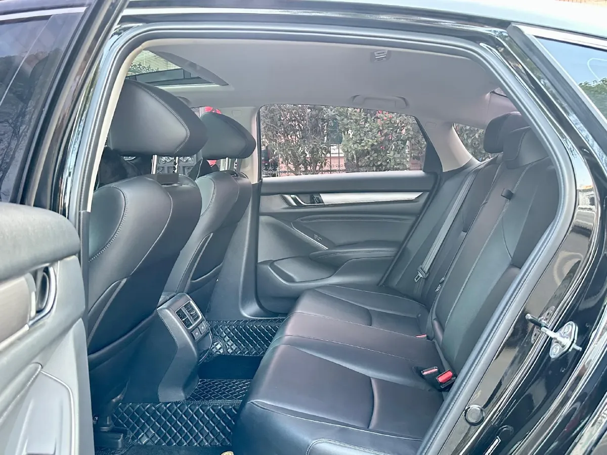 2022 Honda Accord 1.5T 194HP L4 CVT,autocango,china used car exporter,china ev exporter,chinese used car exporter,chinese used ev exporter