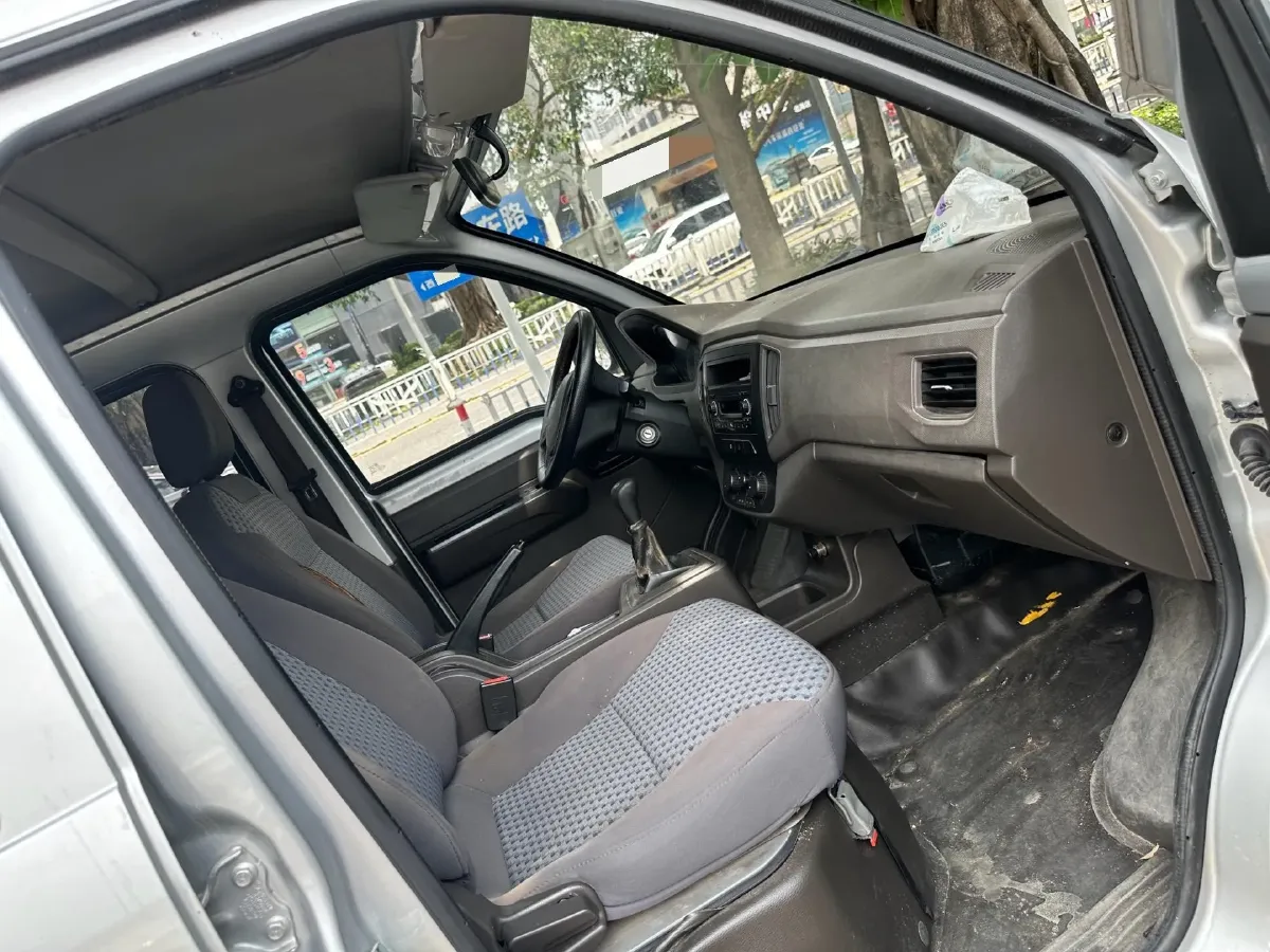 2019 WuLing RongGuang New Truck 1.5L 107HP L4 5MT,autocango,china used car exporter,china ev exporter,chinese used car exporter,chinese used ev exporter