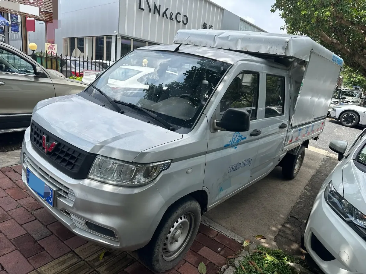 2019 WuLing RongGuang New Truck 1.5L 107HP L4 5MT,autocango,china used car exporter,china ev exporter,chinese used car exporter,chinese used ev exporter