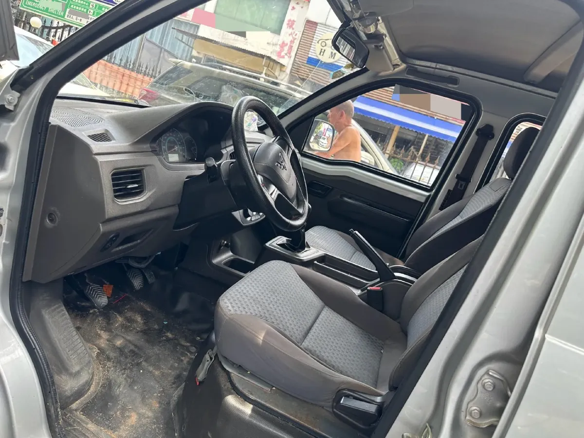 2019 WuLing RongGuang New Truck 1.5L 107HP L4 5MT,autocango,china used car exporter,china ev exporter,chinese used car exporter,chinese used ev exporter