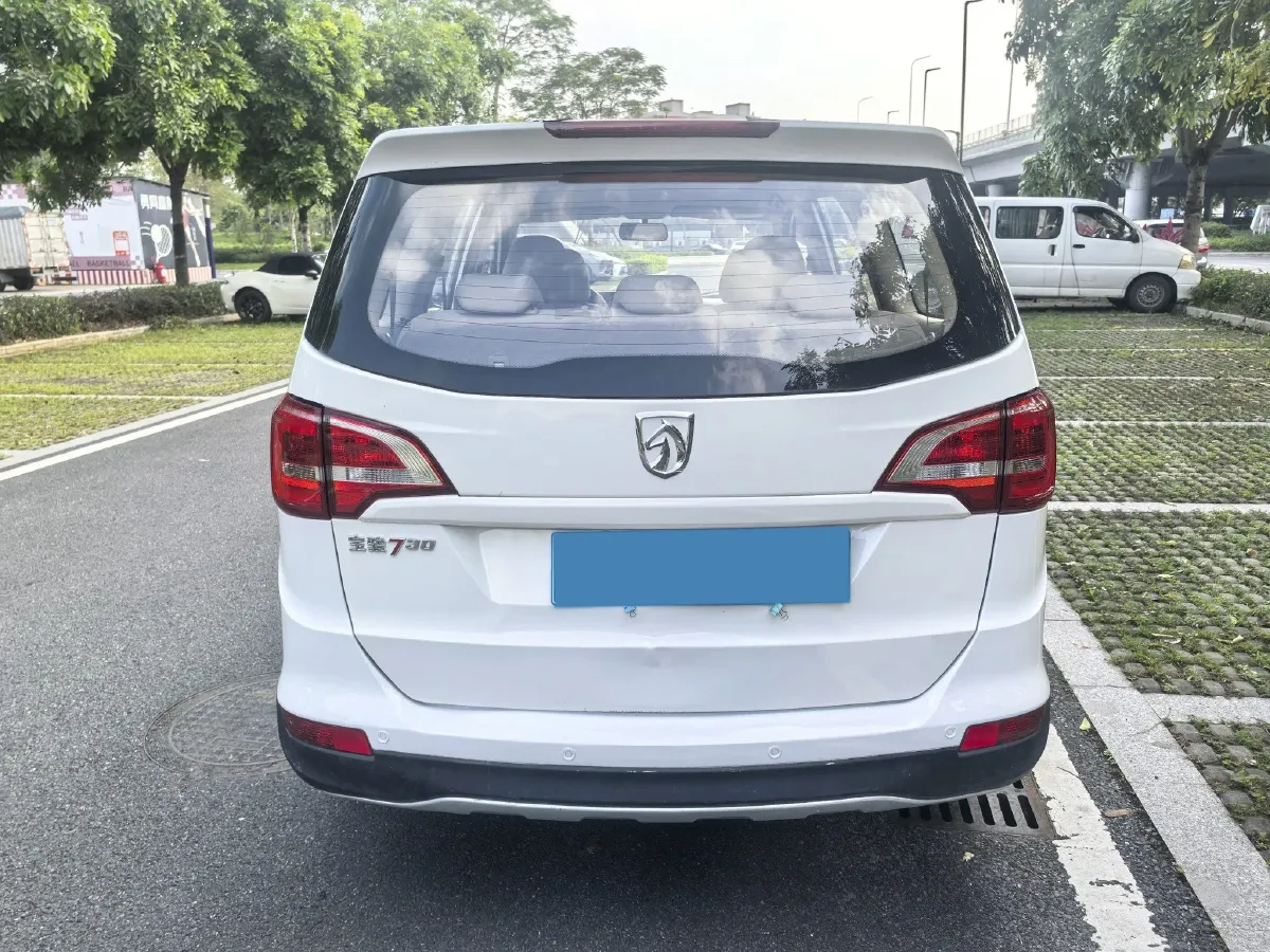 2019 BaoJun 730 1.5L 105HP L4 6MT,autocango,china used car exporter,china ev exporter,chinese used car exporter,chinese used ev exporter