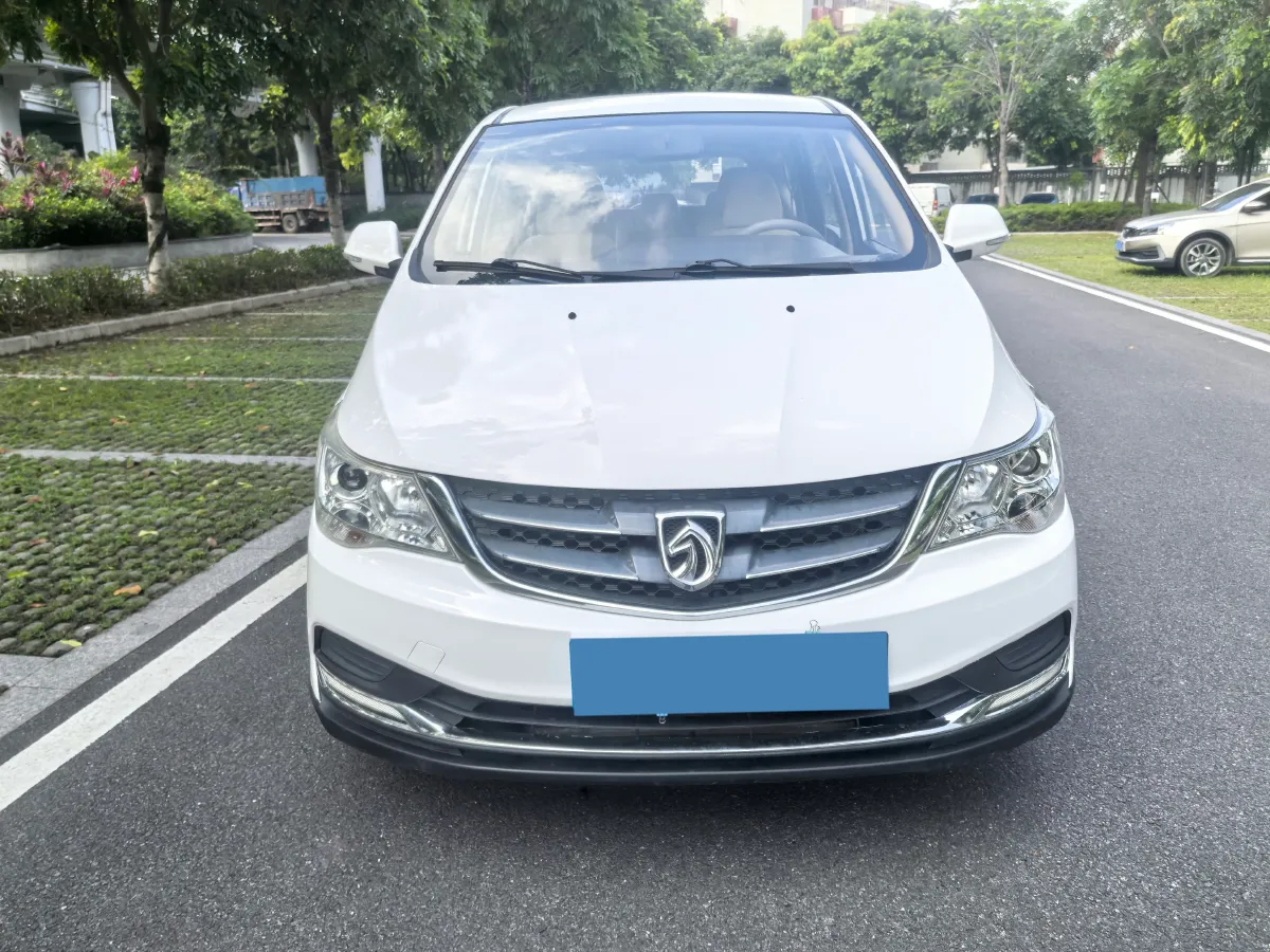 2019 BaoJun 730 1.5L 105HP L4 6MT,autocango,china used car exporter,china ev exporter,chinese used car exporter,chinese used ev exporter