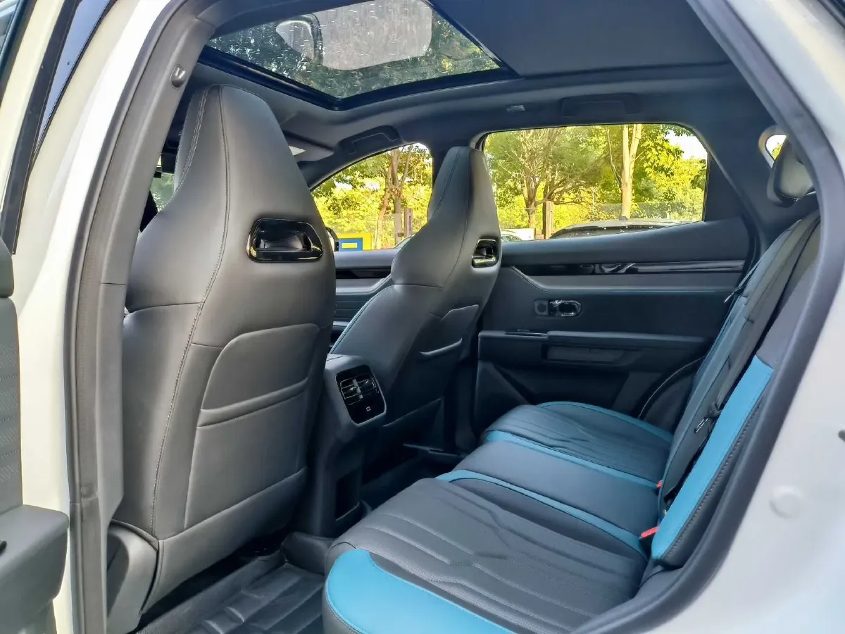 2024 Jetour ShanHai L6 1.5T 156HP L4 1DHT PHEV 19.43KWH,autocango,china used car exporter,china ev exporter,chinese used car exporter,chinese used ev exporter