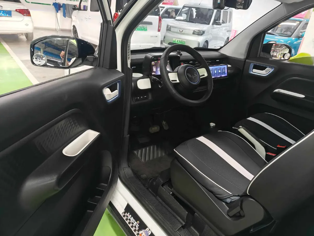 2022 WuLing HongGuang MINI EV BEV 17.3KWH,autocango,china used car exporter,china ev exporter,chinese used car exporter,chinese used ev exporter