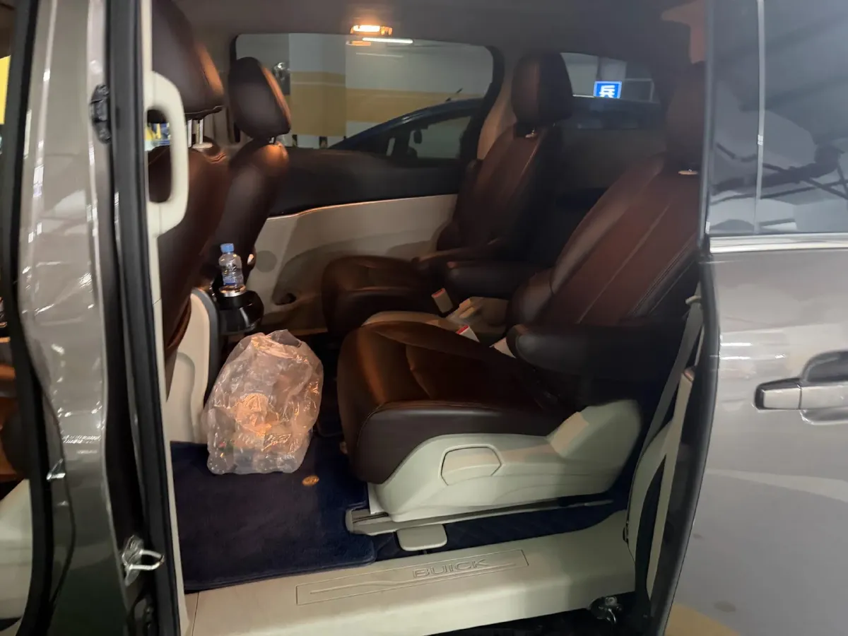 2021 Buick GL8 2.0T 237HP L4 9AT,autocango,china used car exporter,china ev exporter,chinese used car exporter,chinese used ev exporter