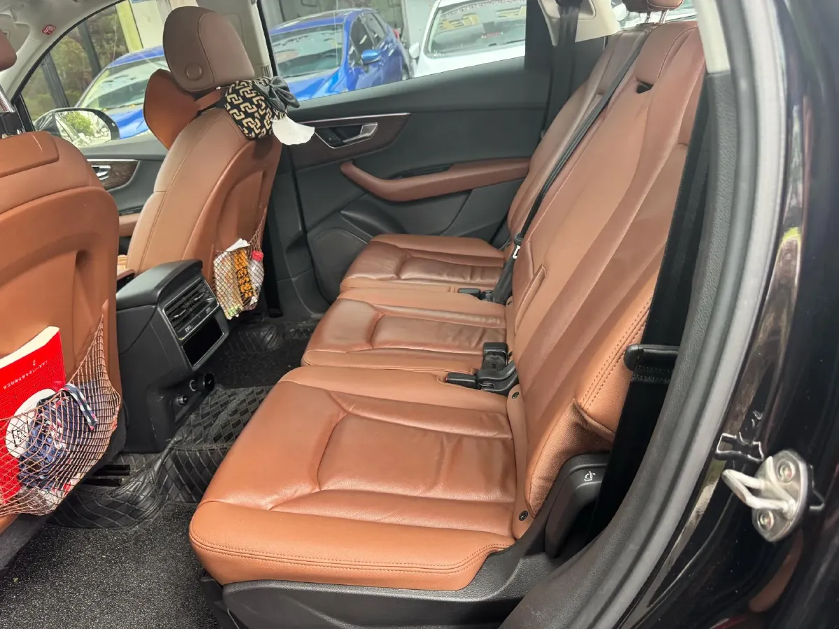 2021 Audi Q7 2.0T 245HP L4 8AT,autocango,china used car exporter,china ev exporter,chinese used car exporter,chinese used ev exporter