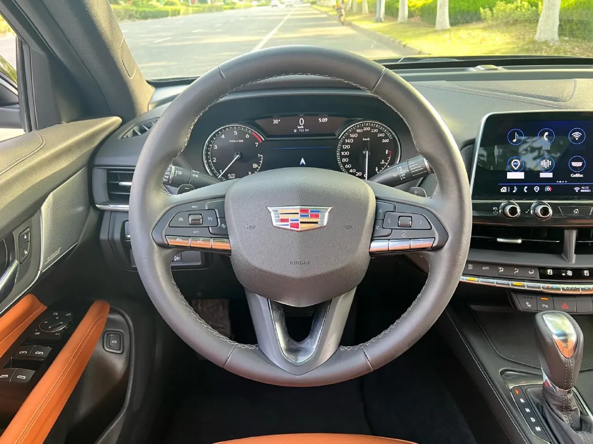 2022 Cadillac CT4 2.0T 237HP L4 8AT,autocango,china used car exporter,china ev exporter,chinese used car exporter,chinese used ev exporter