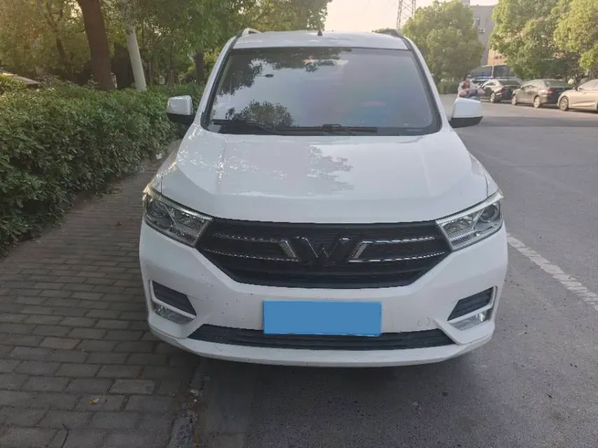 2021 WuLing HongGuang 1.5L 99HP L4 6MT,autocango,china used car exporter,china ev exporter,chinese used car exporter,chinese used ev exporter