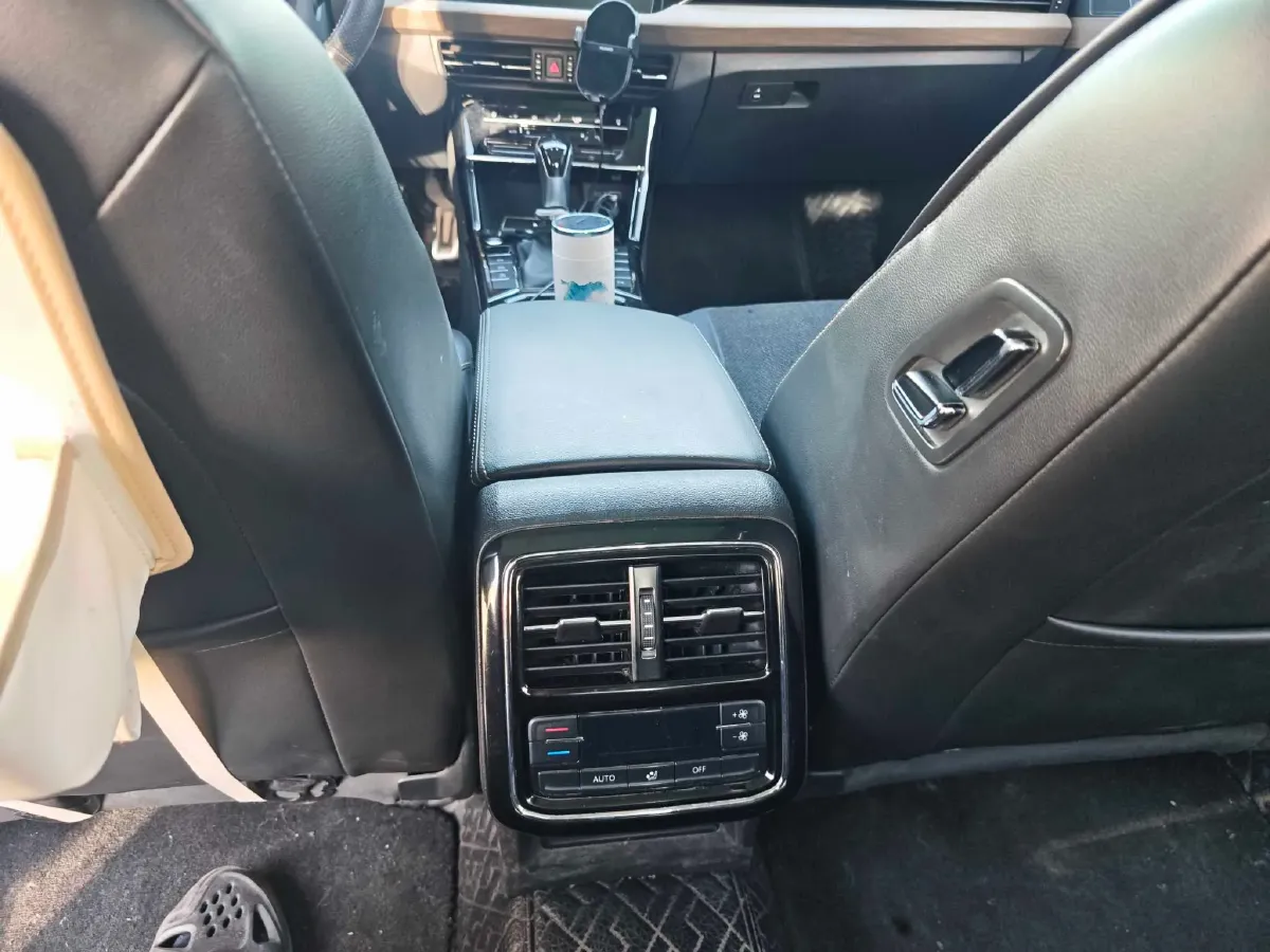 2021 Volkswagen Passat 2.0T 186HP L4 7DCT,autocango,china used car exporter,china ev exporter,chinese used car exporter,chinese used ev exporter