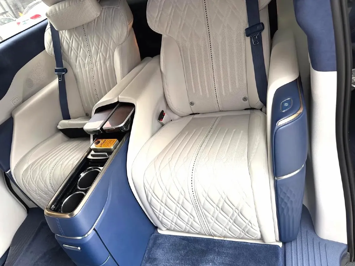 2022 Buick GL8 2.0T 237HP L4 9AT,autocango,china used car exporter,china ev exporter,chinese used car exporter,chinese used ev exporter