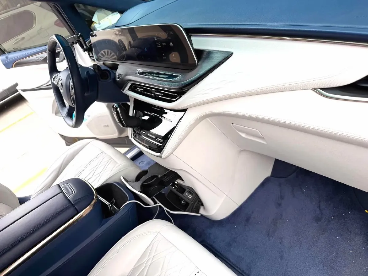 2022 Buick GL8 2.0T 237HP L4 9AT,autocango,china used car exporter,china ev exporter,chinese used car exporter,chinese used ev exporter