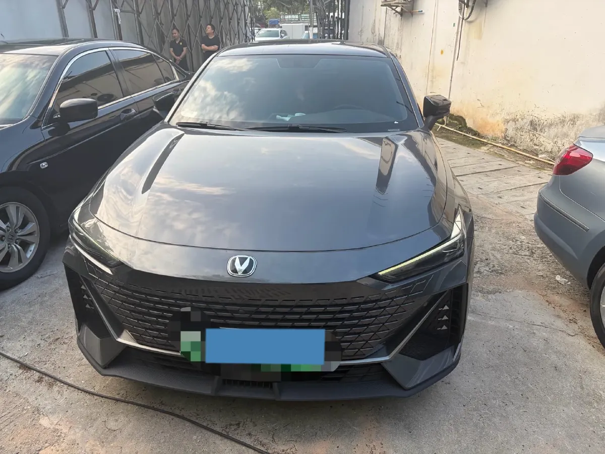 2023 ChangAn UNI-V iDD 1.5T 170HP L4 6TCT PHEV 18.4KWH,autocango,china used car exporter,china ev exporter,chinese used car exporter,chinese used ev exporter