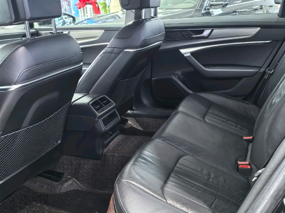 2020 Audi A6L 2.0T 190HP L4 7DCT,autocango,china used car exporter,china ev exporter,chinese used car exporter,chinese used ev exporter