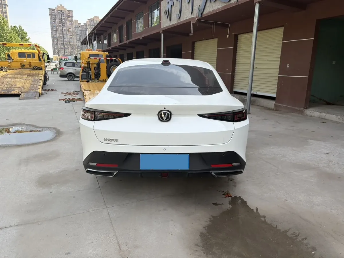 2023 ChangAn Lamore 1.5T 170HP L4 7DCT,autocango,china used car exporter,china ev exporter,chinese used car exporter,chinese used ev exporter