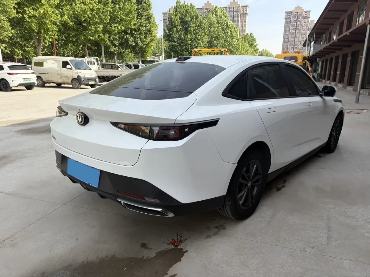 2023 ChangAn Lamore 1.5T 170HP L4 7DCT,autocango,china used car exporter,china ev exporter,chinese used car exporter,chinese used ev exporter