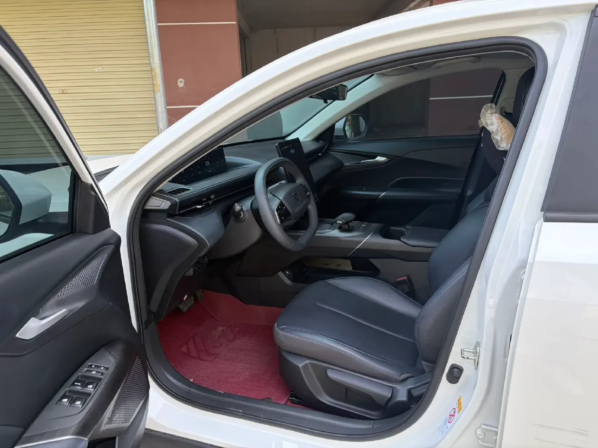 2023 ChangAn Lamore 1.5T 170HP L4 7DCT,autocango,china used car exporter,china ev exporter,chinese used car exporter,chinese used ev exporter