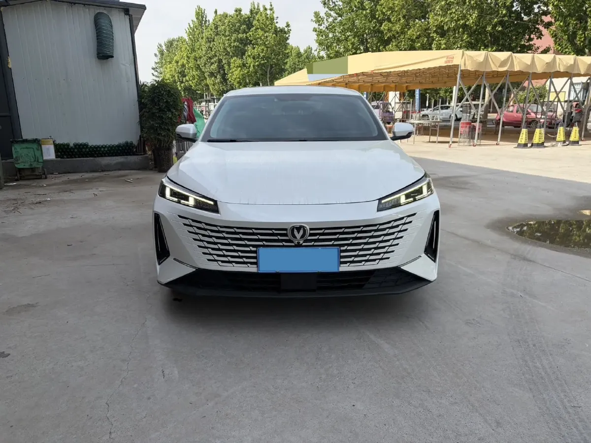 2023 ChangAn Lamore 1.5T 170HP L4 7DCT,autocango,china used car exporter,china ev exporter,chinese used car exporter,chinese used ev exporter