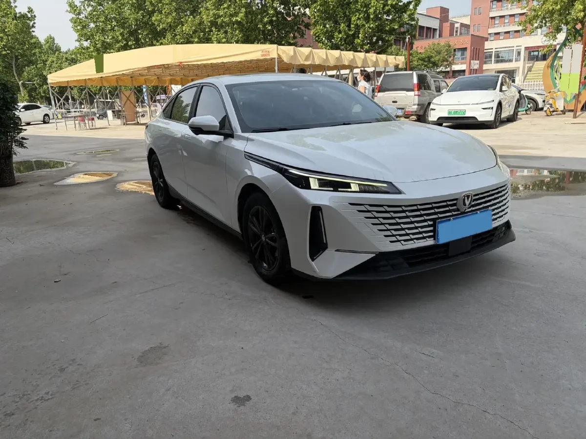 2023 ChangAn Lamore 1.5T 170HP L4 7DCT,autocango,china used car exporter,china ev exporter,chinese used car exporter,chinese used ev exporter