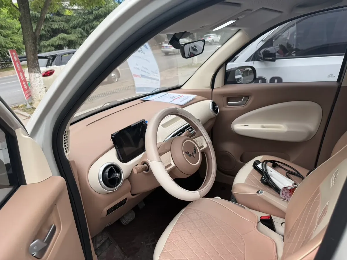 2025 WuLing HongGuang MINI EV BEV 16.2KWH,autocango,china used car exporter,china ev exporter,chinese used car exporter,chinese used ev exporter
