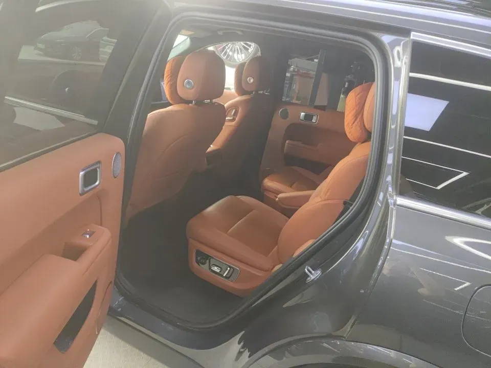 2024 Toyota Granvia 2.5L 189HP L4 E-CVT Hybrid,autocango,china used car exporter,china ev exporter,chinese used car exporter,chinese used ev exporter
