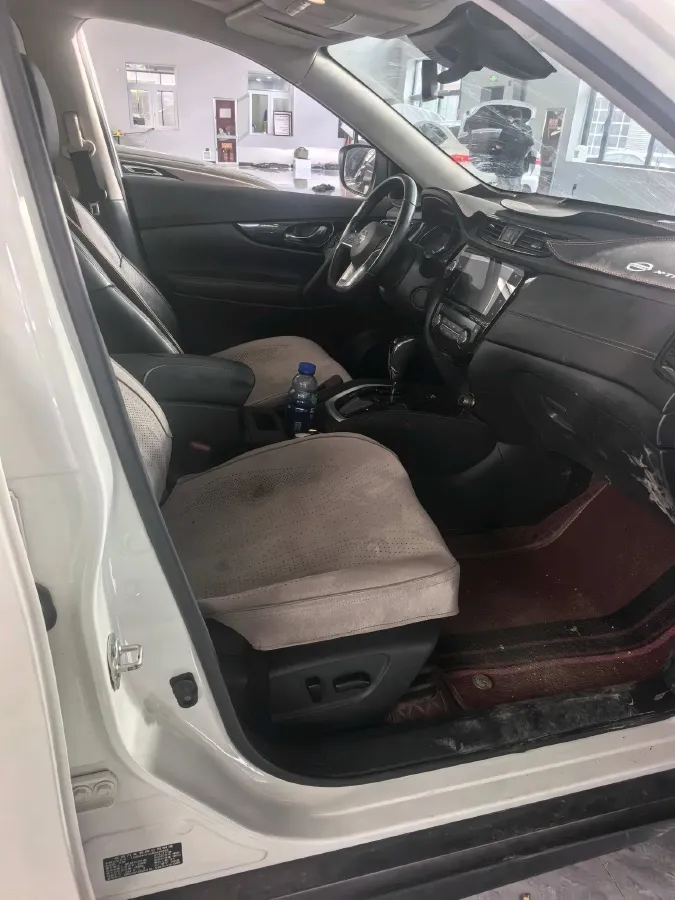2023 Nissan X-Trail 2.0L 151HP L4 CVT,autocango,china used car exporter,china ev exporter,chinese used car exporter,chinese used ev exporter