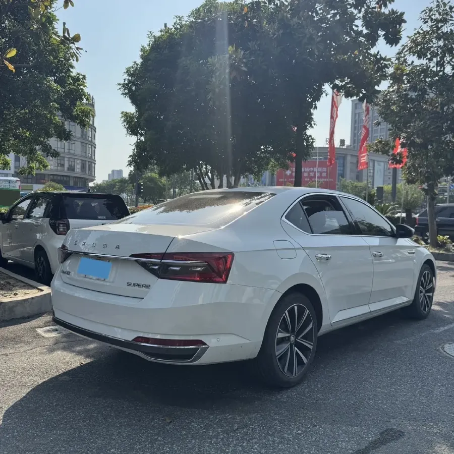 2023 Skoda Superb 1.4T 150HP L4 7DCT,autocango,china used car exporter,china ev exporter,chinese used car exporter,chinese used ev exporter
