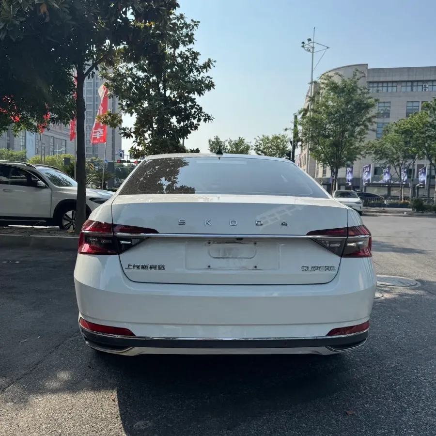 2023 Skoda Superb 1.4T 150HP L4 7DCT,autocango,china used car exporter,china ev exporter,chinese used car exporter,chinese used ev exporter