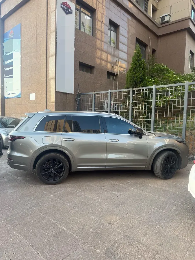 2020 Li ONE Range Extended 131HP REEV 40.5KWH,autocango,china used car exporter,china ev exporter,chinese used car exporter,chinese used ev exporter