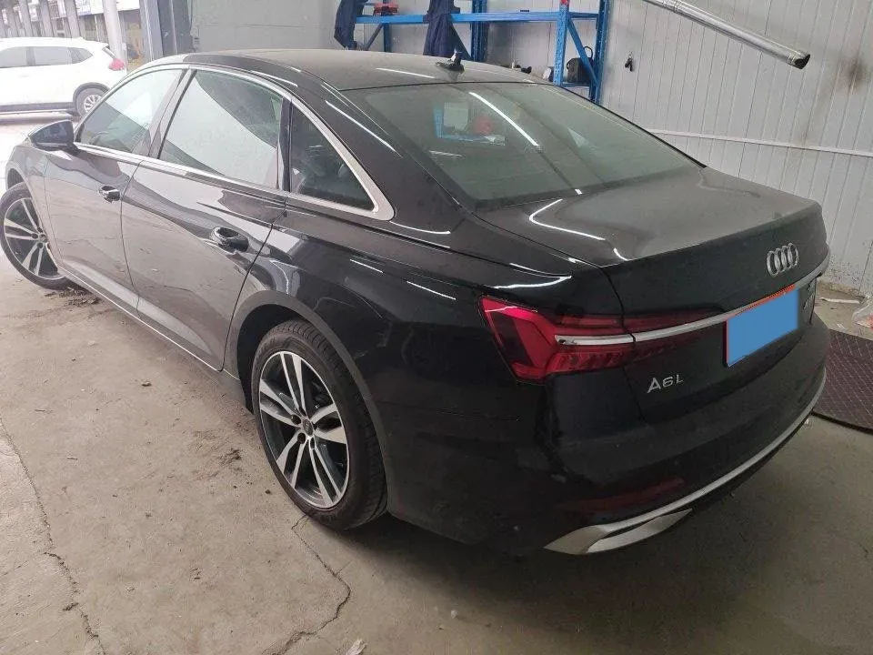 2025 Audi A6L 2.0T 190HP L4 7DCT,autocango,china used car exporter,china ev exporter,chinese used car exporter,chinese used ev exporter