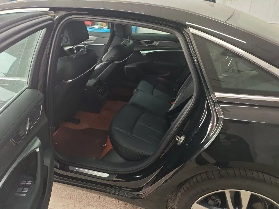 2025 Audi A6L 2.0T 190HP L4 7DCT,autocango,china used car exporter,china ev exporter,chinese used car exporter,chinese used ev exporter