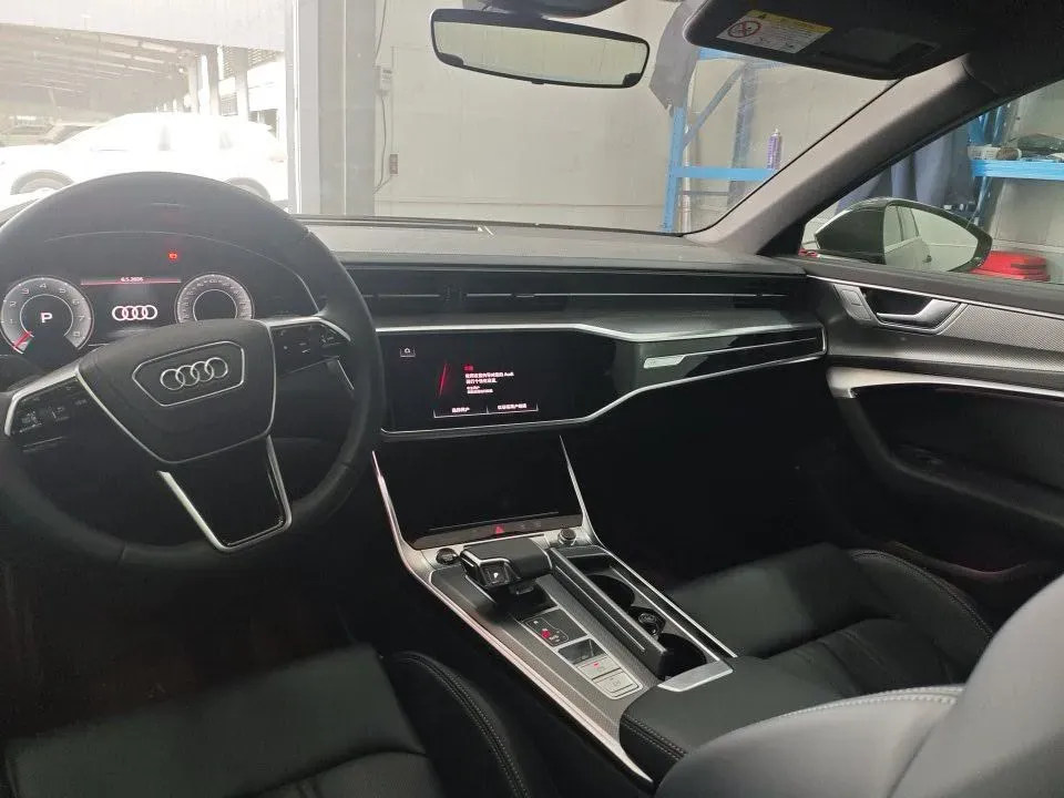 2025 Audi A6L 2.0T 190HP L4 7DCT,autocango,china used car exporter,china ev exporter,chinese used car exporter,chinese used ev exporter