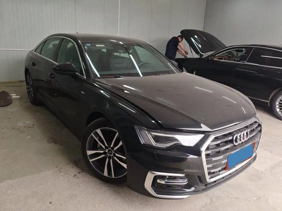 2025 Audi A6L 2.0T 190HP L4 7DCT,autocango,china used car exporter,china ev exporter,chinese used car exporter,chinese used ev exporter