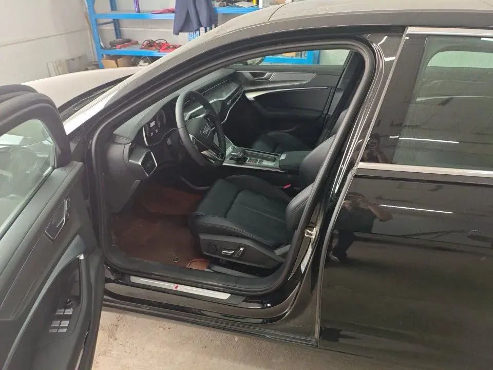2025 Audi A6L 2.0T 190HP L4 7DCT,autocango,china used car exporter,china ev exporter,chinese used car exporter,chinese used ev exporter