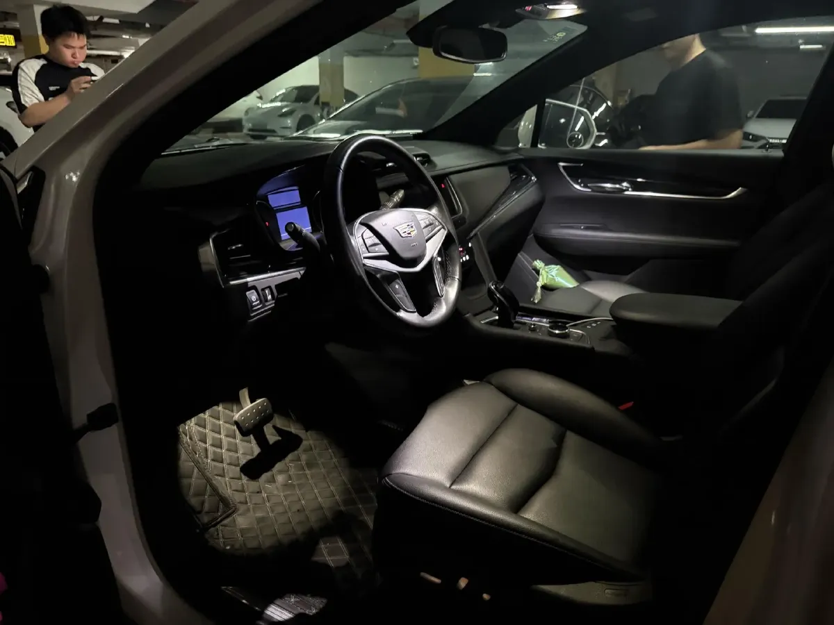 2021 Cadillac XT5 2.0T 237HP L4 9AT,autocango,china used car exporter,china ev exporter,chinese used car exporter,chinese used ev exporter